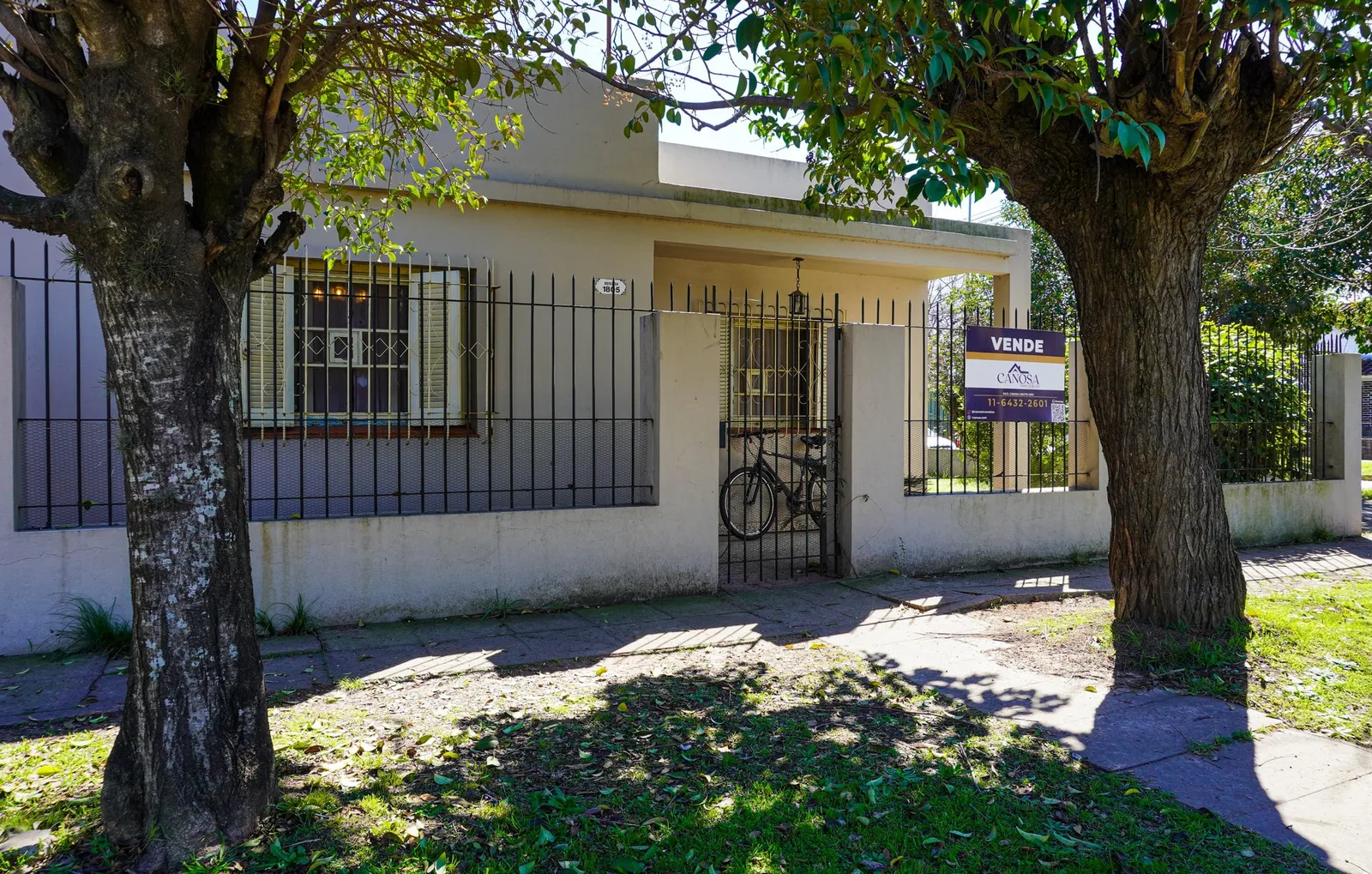 Frente fachada — Casa 4 ambientes · Defensa al 1805, El Talar (Tigre)